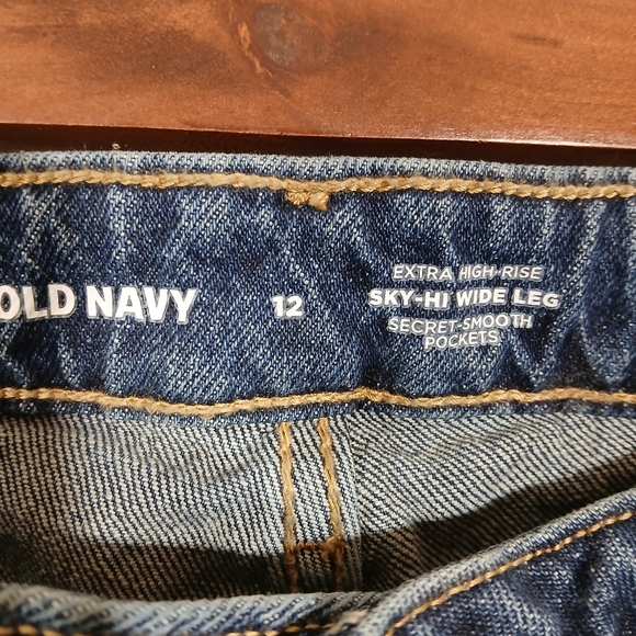 Old Navy Bundle Of Dark Wash Jeans - Picture 14 of 16